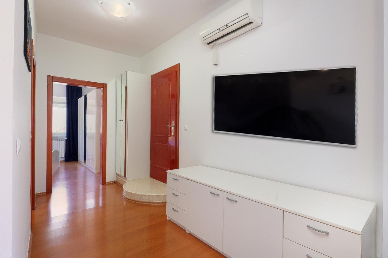 Moro Vrbnik Apartment Exterior photo
